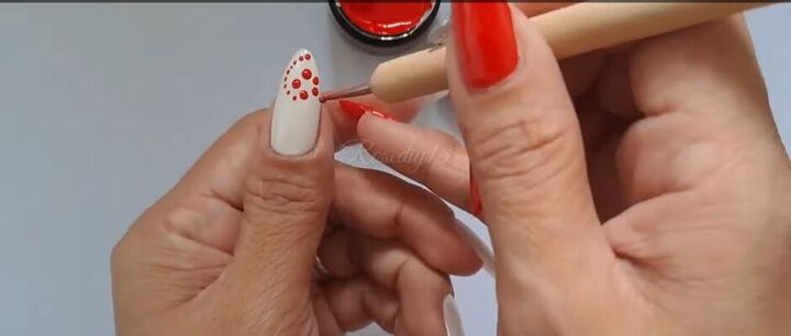 nail art tutorial cute and easy red flower nails, Adding dots to nails