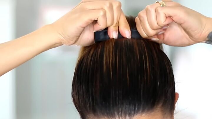 7 quick and easy hairstyles for dirty hair, Hairstyle 1 Pony O Ponytail