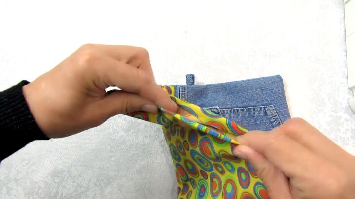 how to diy a cute crossbody jean bag, Closing gap