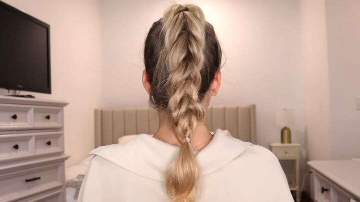 4 cute and easy 60 second hairstyles, Hairstyle 2 Pull through braid