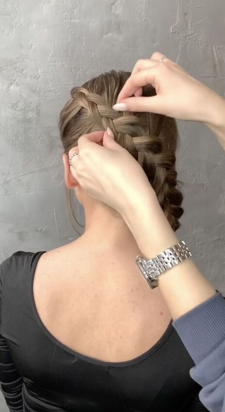 calling all brides we found your bridesmaid s hairstyle