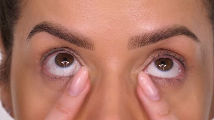 easy undereye makeup tutorial how to stop concealer from creasing, Dabbing concealer