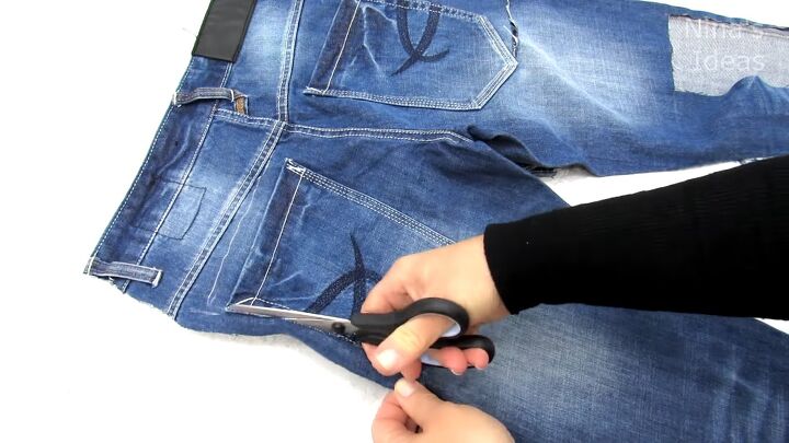how to diy 2 denim bags from old jeans, Cutting pockets