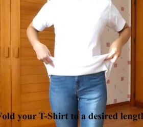 quick and easy tutorial on how to shorten a t shirt, Folding too long t shirt