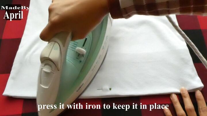 quick and easy tutorial on how to shorten a t shirt, Ironing t shirt