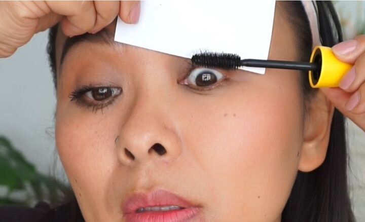Using Mascara 7 Super Easy Mascara Hacks for Beautiful Lashes | Upstyle
