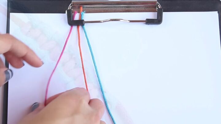 easy knot tutorial how to tie a square knot for a bracelet, Securing cord
