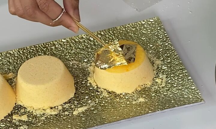 christmas gift idea luxury diy gold bath bomb, Adding gold leaf to DIY bath bombs