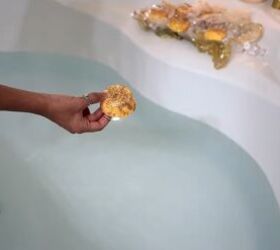 Christmas Gift Idea: Luxury DIY Gold Bath Bomb