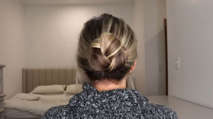 Lumpy Buns 5 Super Cute and Easy Low Messy Bun Hairstyles | Upstyle