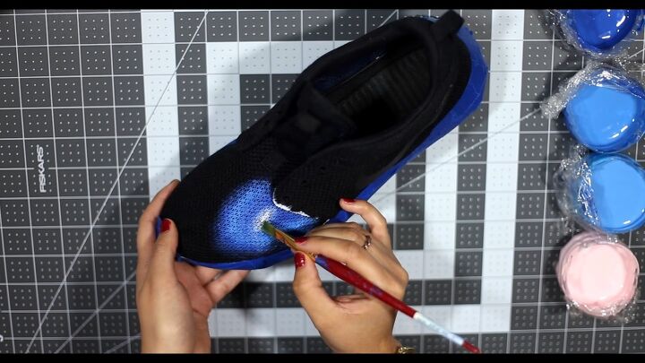 painting tutorial how to diy galaxy sneakers, Drawing galactic center