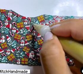 how to diy polymer clay christmas earrings, Marking gold dots