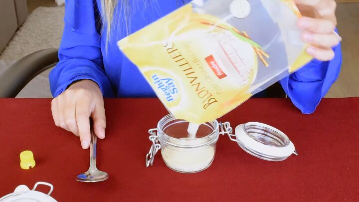 3 super easy diy self care products, Adding sugar to jar