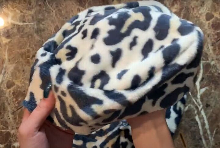 how to sew cozy and fuzzy bucket hat, Attaching the band to the hat top
