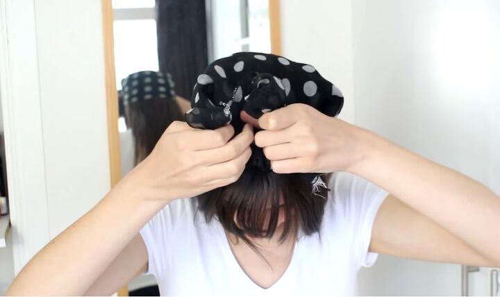 4 super easy ways to tie a headscarf, Statement bow style