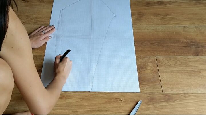 upcycle tutorial make a plunge neckline blouse from old sheets, Creating the pattern