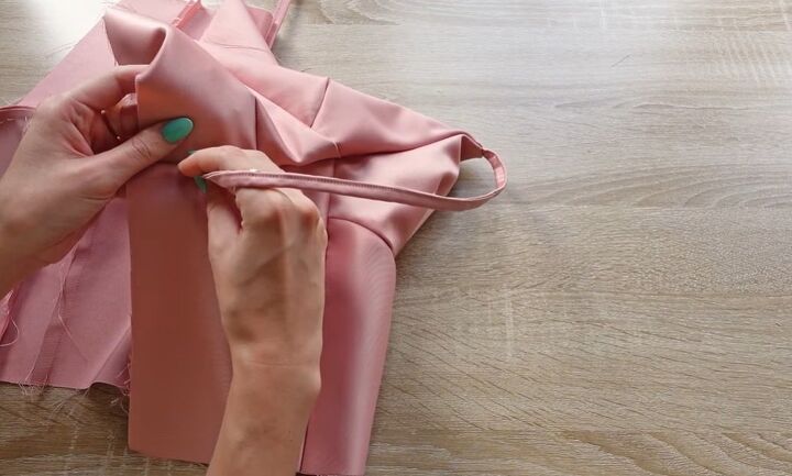 how to sew a corset top, Attaching the straps to the back