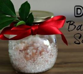 Cute and Super Easy Christmas Gift Idea: DIY Bath Salts