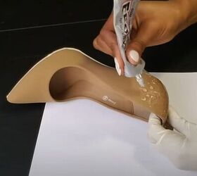 how to diy gold and pink glitter heels, Adding the glue