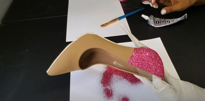 how to diy gold and pink glitter heels, Adding the glitter