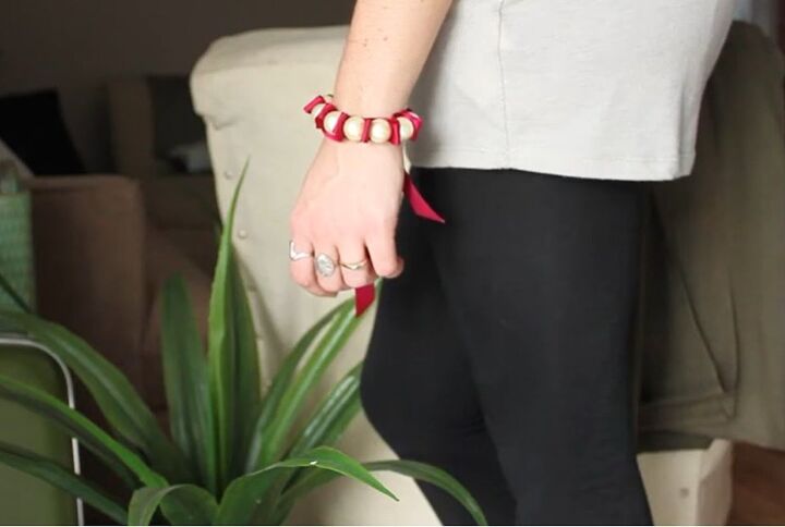 5 minute diy cute and easy ribbon bracelet, Completed DIY ribbon bracelet