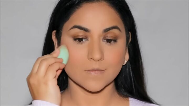 blush hack tutorial how to get airbrushed looking skin, Dabbing skin with sponge