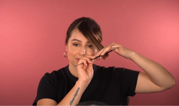 How To Cut Micro Bangs Using A Razor Easy DIY Hair Tutorial: How to Cut Curtain Bangs with a Razor | Upstyle