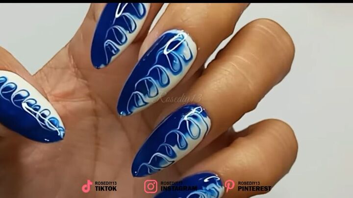 DIY These Trendy Blue Swirl Nails | Upstyle DIY These Trendy Blue Swirl Nails | Upstyle