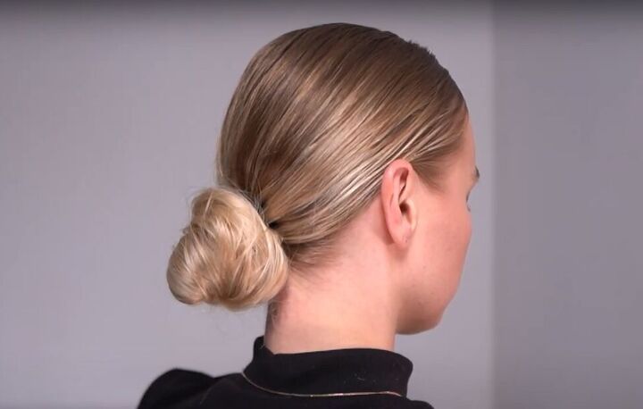 super easy sleek bun hairstyle tutorial, Sleek bun hairstyle