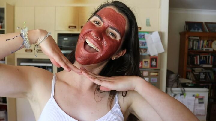 easy 2 ingredient pink clay face mask tutorial, Pink clay face mask on skin