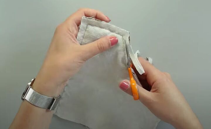 how to diy a sleek quilted jacket, Assembling the pockets