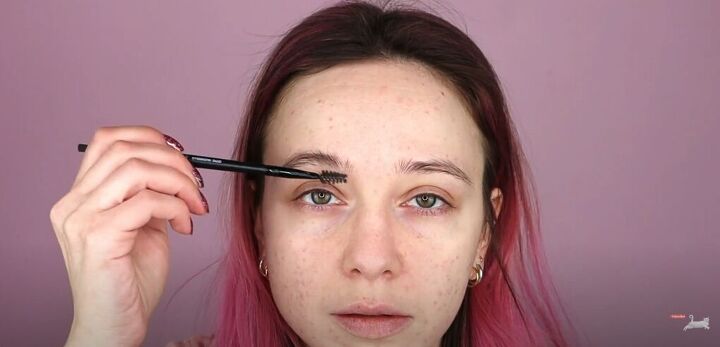 easy eyebrow tutorial for beginners, Brushing brows