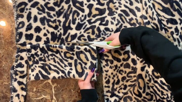 blanket upcycle how to diy a super trendy faux fur bag, Cutting blanket