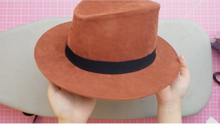 how to make a super elegant fedora hat, Attaching the ribbon