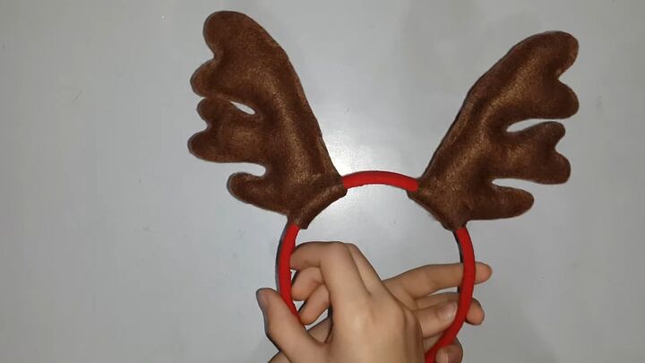 how to diy a super cute reindeer headband for christmas, Completed DIY reindeer headband