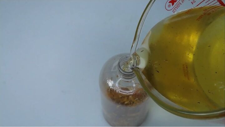 diy stocking stuffer idea luxurious botanical body oil, Transferring mixture