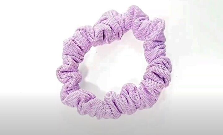 Easy Sewing Tutorial How To Diy A Scrunchie In 3 Different Sizes Upstyle Easy Sewing Tutorial How To Diy A Scrunchie In 3 Different Sizes Upstyle
