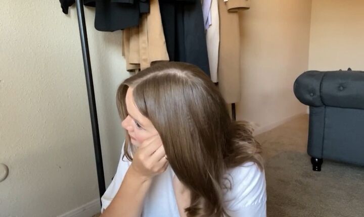 check out this awesome hack to add volume to fine hair, Pinning back the front