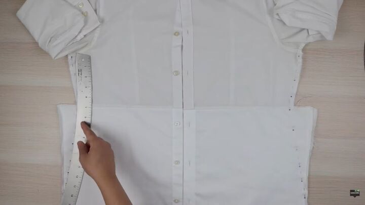 how to diy an easy designer inspired lace shirt dress, Cleaning up the side seams