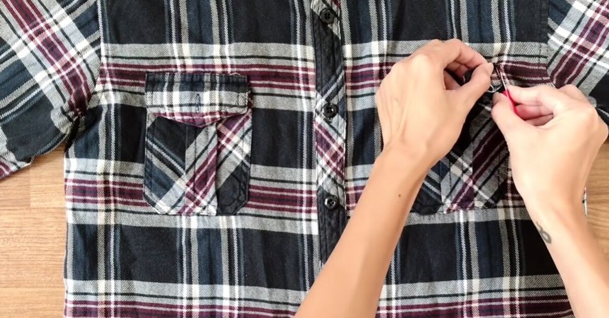 How to Sew a Super Cute Rachel Green Skirt From an Old Plaid Shirt | Upstyle How to Sew a Super Cute Rachel Green Skirt From an Old Plaid Shirt | Upstyle