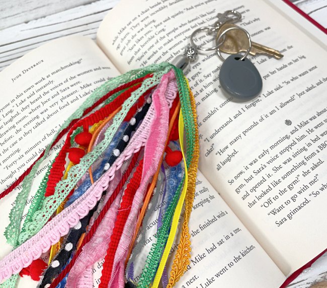DIY Tassel Keychain | Upstyle