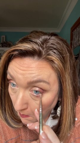 super easy christmas makeup look for mature skin, Lining the waterline