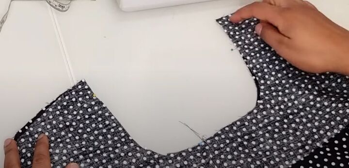 no pattern tutorial how to sew an elegant and easy blouse, Attaching neck facings