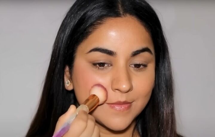 10 super easy concealer hacks for flawless makeup, Blending in DIY blush
