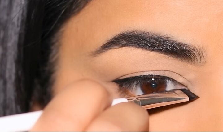 simple inner corner eyeliner tutorial, How to do inner corner eyeliner