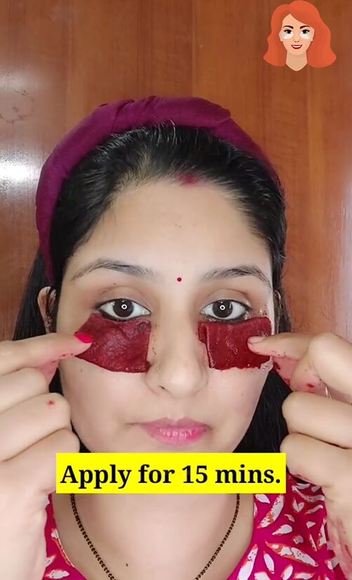 how to diy these amazing 3 ingredient under eye patches, Applying DIY under eye patches to skin