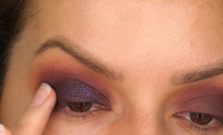 super glam christmas berry eye makeup tutorial, Applying sparkly purple eyeshadow