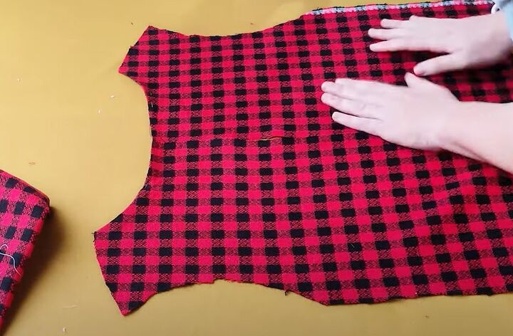 how to diy a super cozy blanket dress for christmas, Neckline of DIY blanket dress
