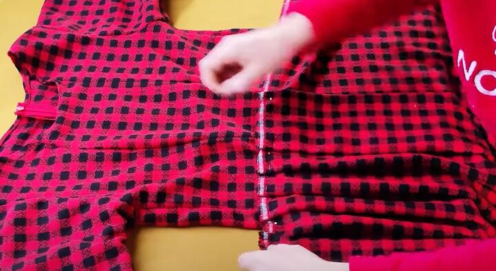 how to diy a super cozy blanket dress for christmas, Attaching the skirt