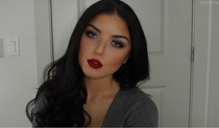 festive bold red lip and glitter eyeliner makeup tutorial, Bold red lip makeup